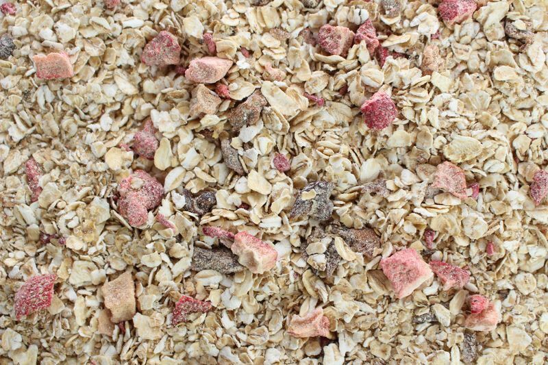 Organic Quinoa Porridge with Berries & Almonds, compostable bag 6x400g