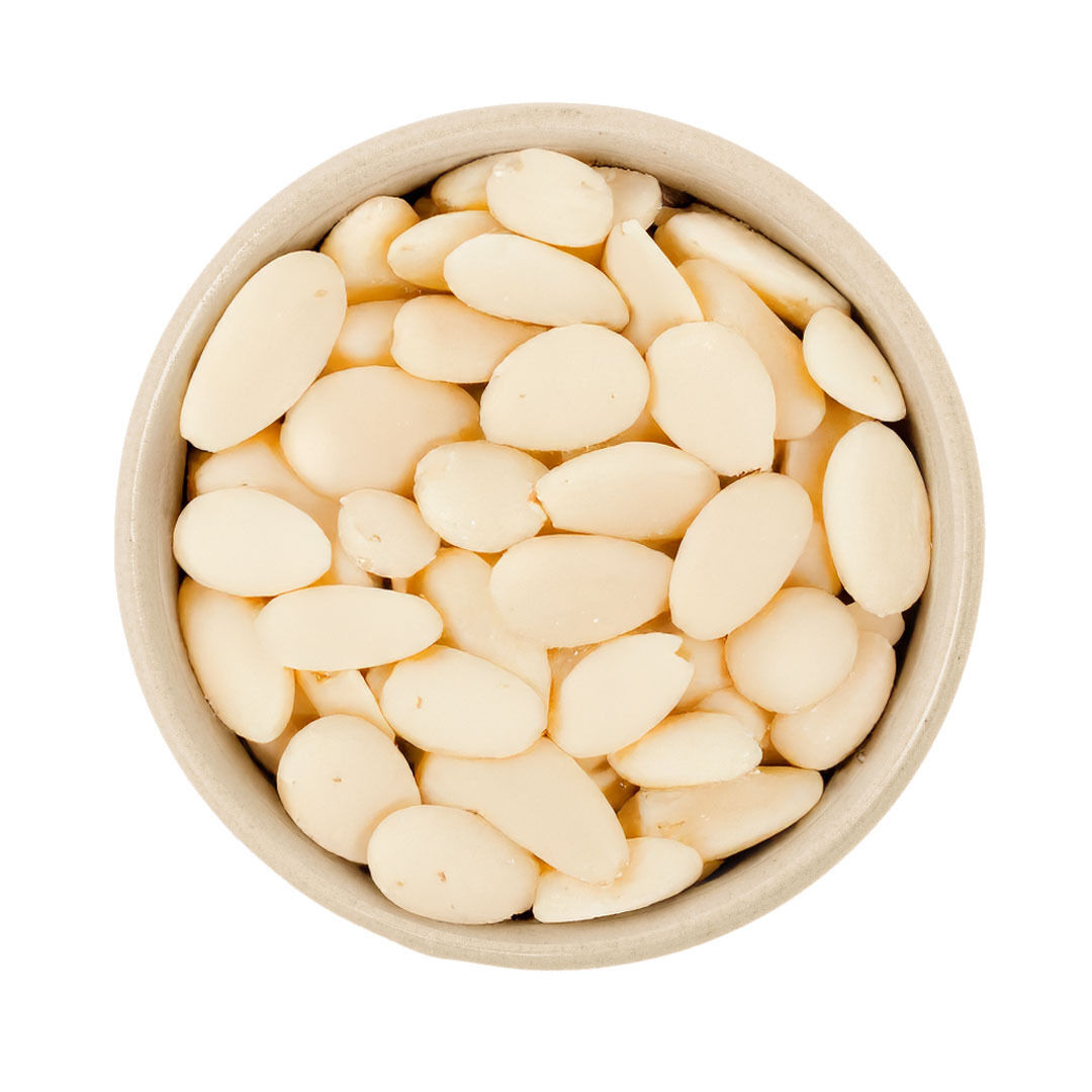 Organic blanched almonds in a compostable bag 6x200g
