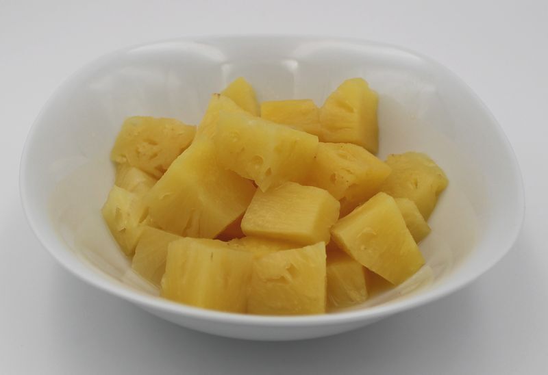 Organic pineapple chunks in a can, net weight 3 kg, drained weight 1.55 kg, (Available approximately from the end of May)