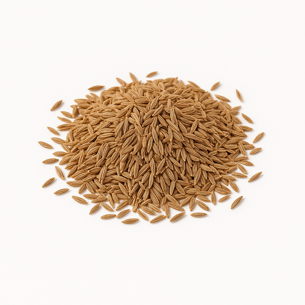 Bunke af hele, brune spidskommenfrø på hvid baggrund