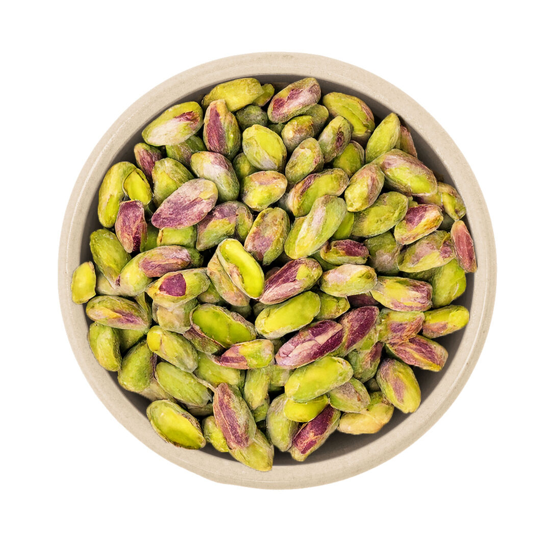 Organic green pistachio kernels with skin